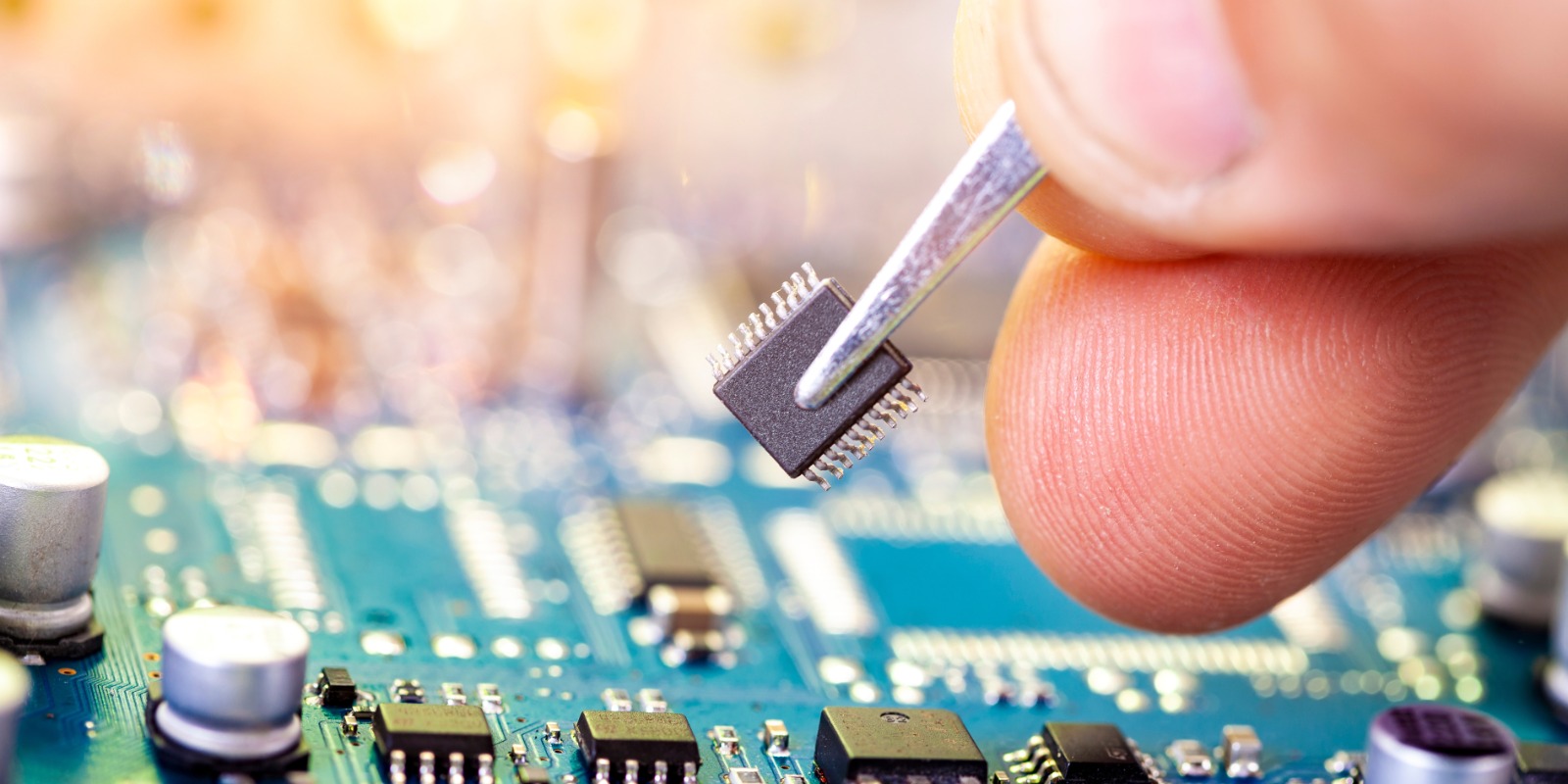 Digitizing Moroccos Electronics Manufacturing in Kenitra with Zoho